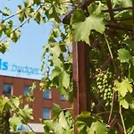 Ibis Budget Poludnie Отель *