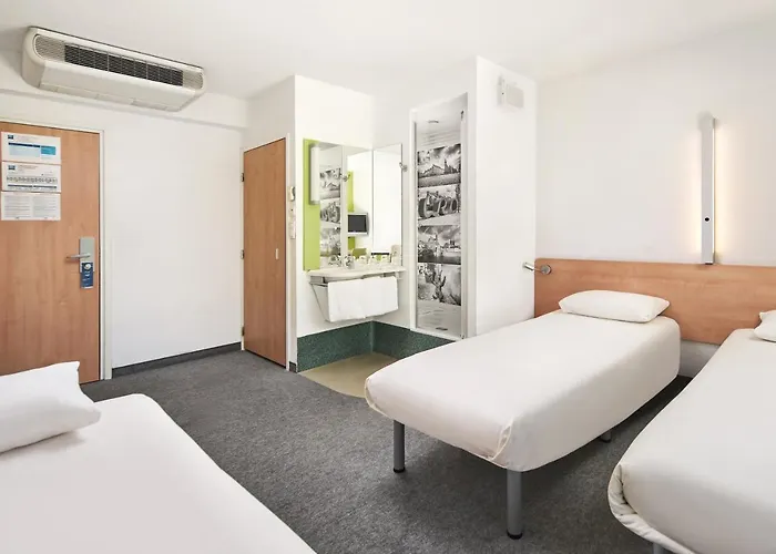 Ibis Budget Poludnie فندق