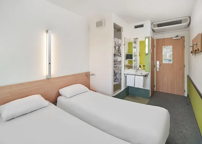 Ibis Budget Poludnie * فروتسواف