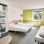 Отель Ibis Budget Poludnie