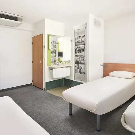 Ibis Budget Poludnie 호텔