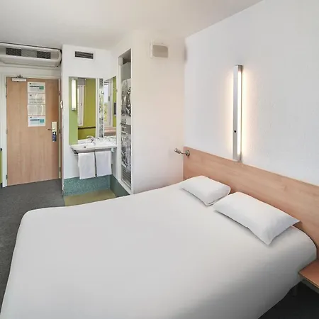 Ibis Budget Poludnie Отель