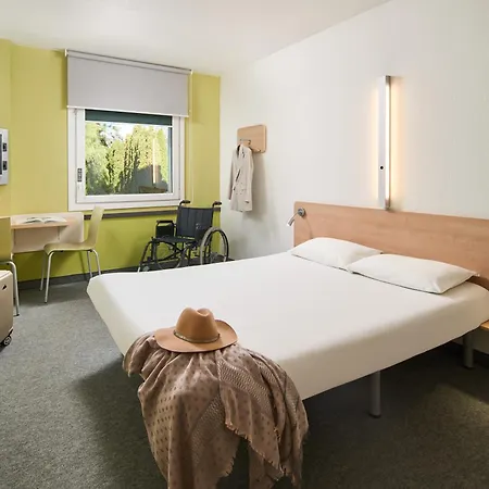 Отель Ibis Budget Poludnie *