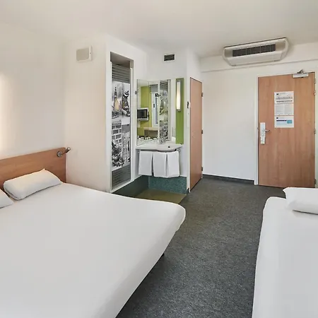 Ibis Budget Poludnie Отель