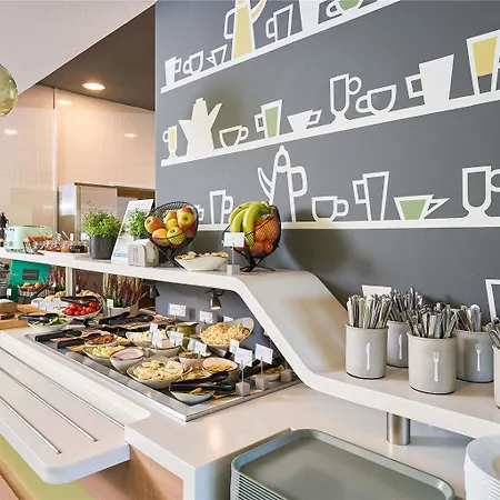 Отель Ibis Budget Poludnie