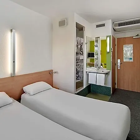 Ibis Budget Poludnie Otel *